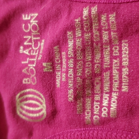 ❇️ NWOT MARIKA YOGA TOP - Picture 3 of 7